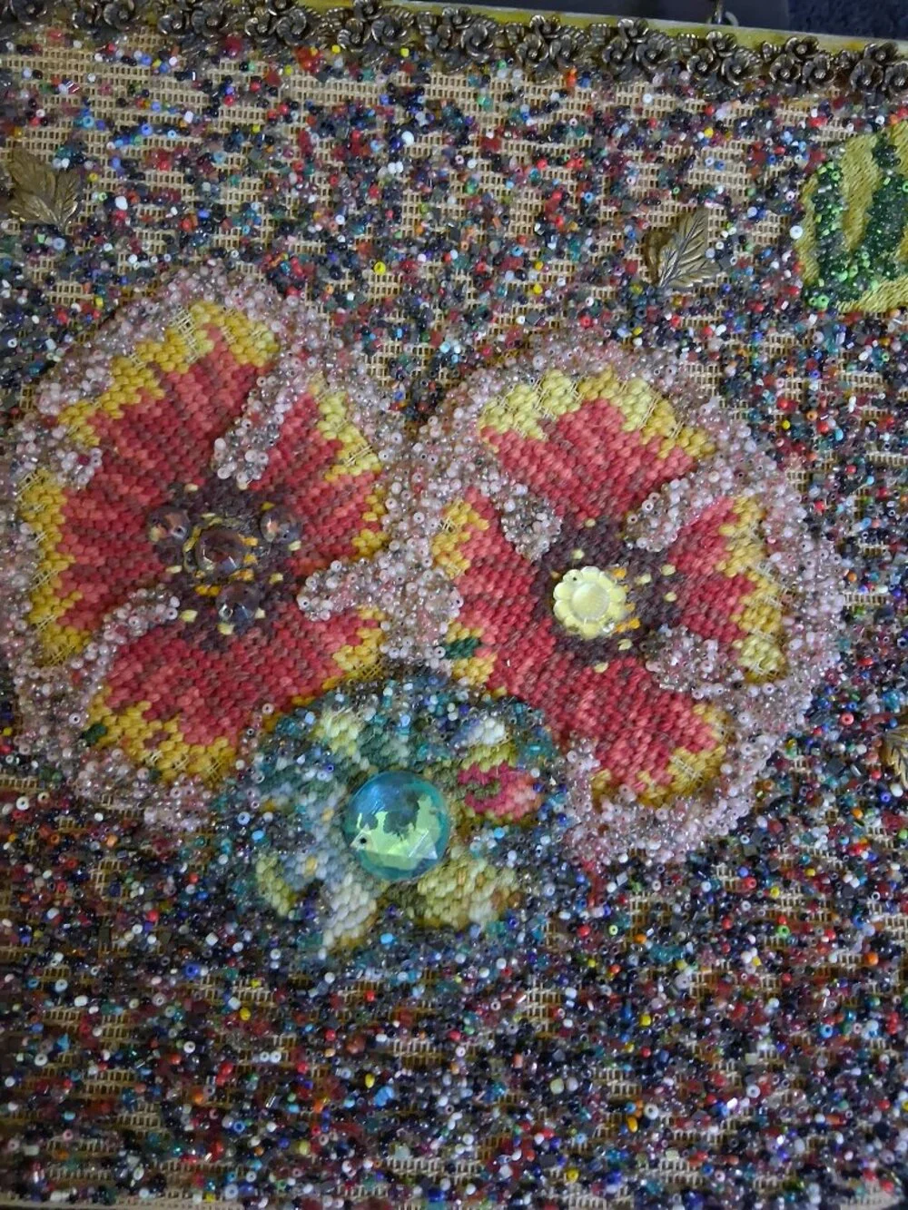 Vintage Soure of New York Beaded Floral Tapestry Handbag – Lucite Handle
